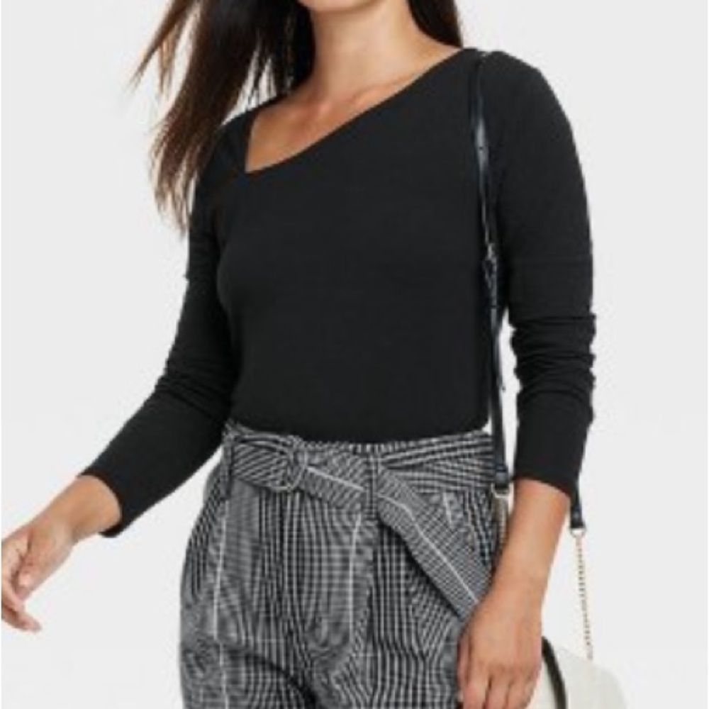 A New Day Women's Long Sleeve Asymmetrical Top NWT - Picture 2 of 3